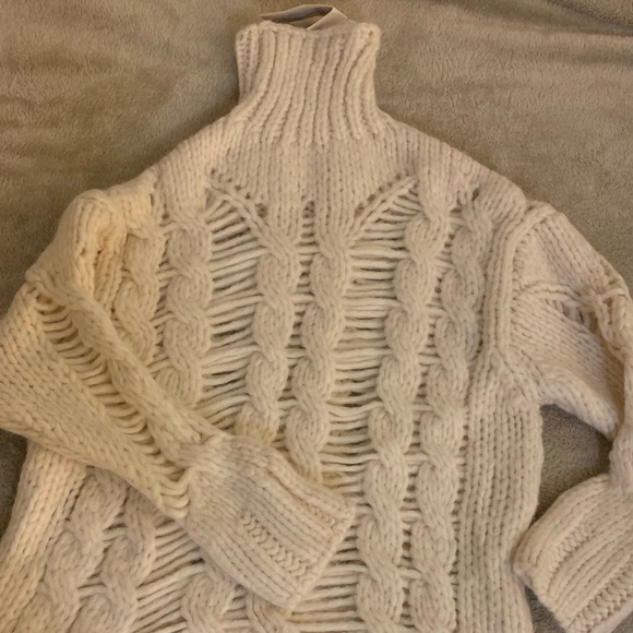 NWT 🤍 CABLE KNIT SWEATER Zara Sz S - Picture 6 of 11